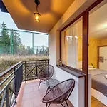 Ski-friendly Family Getaway Apartment Pamporovo