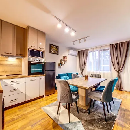 Ski-friendly Family Getaway 아파트 *