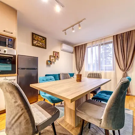 Ski-friendly Family Getaway 아파트