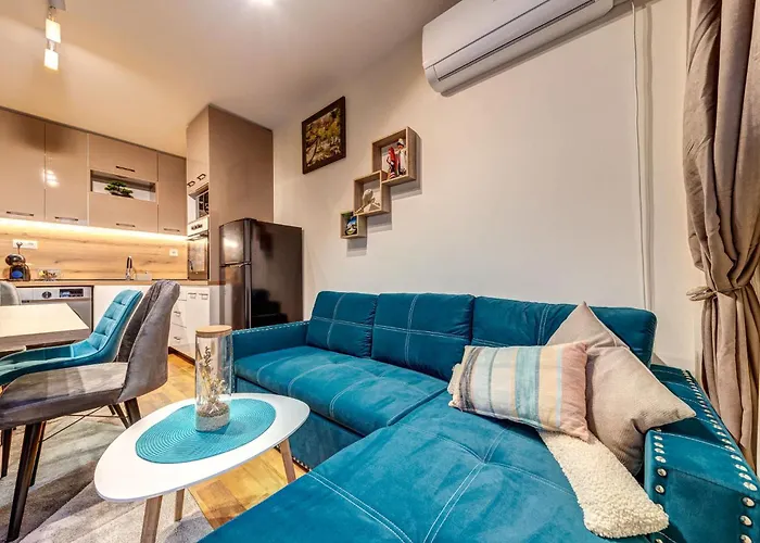 Ski-friendly Family Getaway 아파트